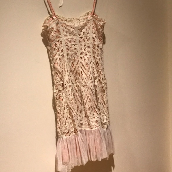 Dress - Picture 4 of 5